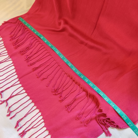 100% Rayon Hot Pink Scarf - Picture 4 of 5